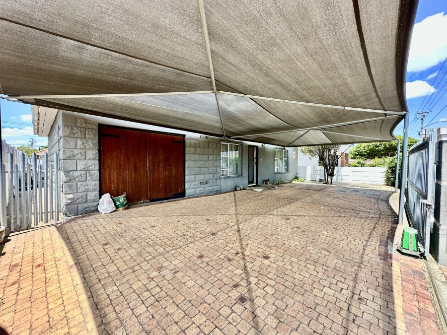 3 Bedroom Property for Sale in Richmond Western Cape